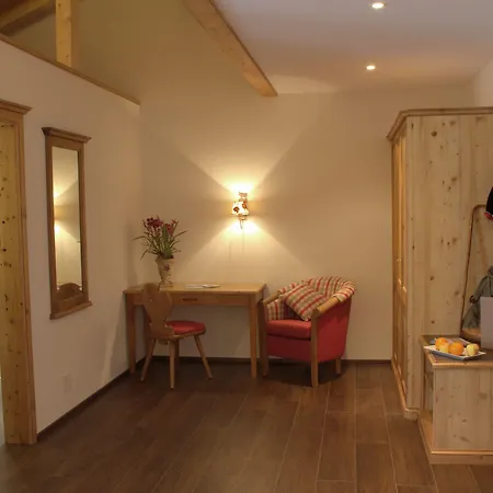 Отель Caprice -