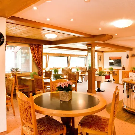 Отель Caprice -