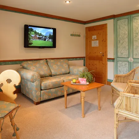 カプリス - グリンデルワルト ホテル 3*